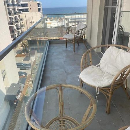 Ini Apartment Alezzi ナボダリ エクステリア 写真